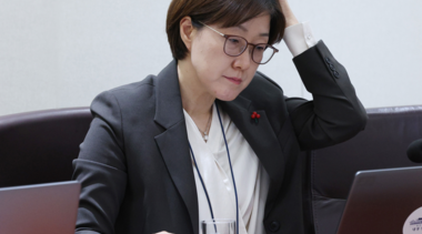 ‘현지 누나’ 인사 청탁, 요직 나누는 운동권 ‘가족주의’ 폐해