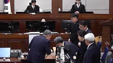 계엄 선포한 尹, 몽테스키외 삼권 분립 언급 자격 있나