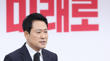 “무죄 추정” vs “보수 죽는 길”…尹 절연 놓고 쪼개진 보수, 민심은 어디로