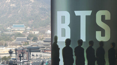 BTS ‘아리랑’ 컴백, 광화문을 전 세계의 거실로… 수조 원대 낙수효과 기대