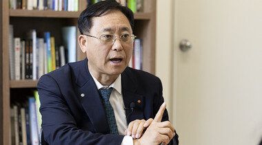 “자산 불리는 것보다 지키는 ‘생존 투자’ 할 때…달러, 금, 단기채권, 고배당주에 집중하라”