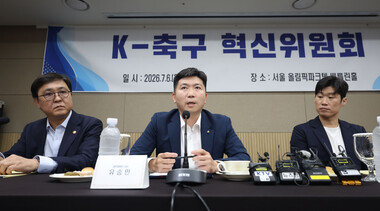 “일본과 수준 차 30년…한국 축구 더 악화할 수도”