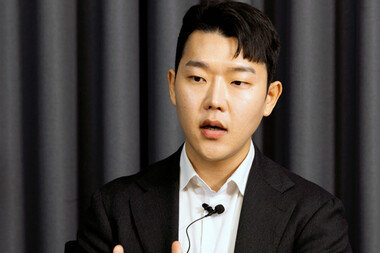 [영상] “달러 투자는 가격 예측 빗나가도 이득… <br>달러 보유하는 것만으로도 방어 효과”