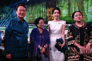 “로저비비에는 또 뭐야?”… 끝없이 나오는 김건희 명품 수수 의혹