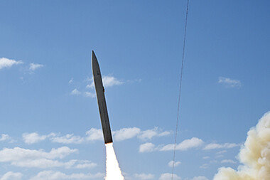 푸틴 집무실 정밀 타격 노리는 美 ‘다크 이글’ 