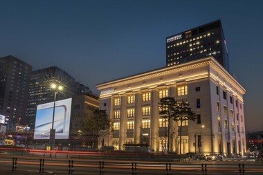 “신세계, 명품 소비 호조에 2분기 영업이익 전년 동기 대비 2배 늘 듯”