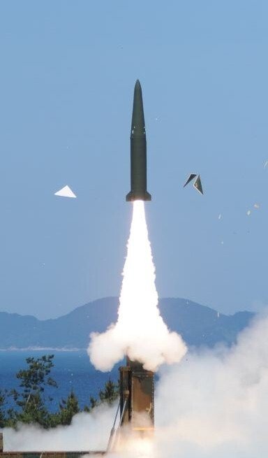 한국은 현무 시리즈 개발을 통해 탄도미사일 정밀도 분야에서는 타의 추종을 불허하는 기술력을 갖고 있다. [국방과학연구소 제공]