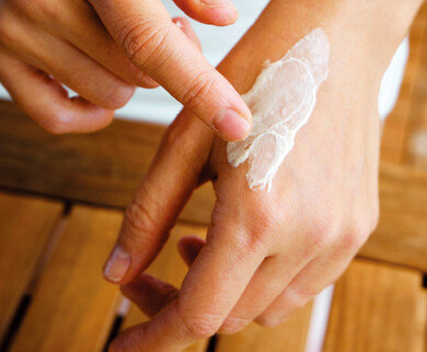 극강의 보습 주는 핸드 케어 루틴