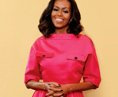 미셸 오바마가 흰색 옷과 땋은 머리를 멀리 한 이유