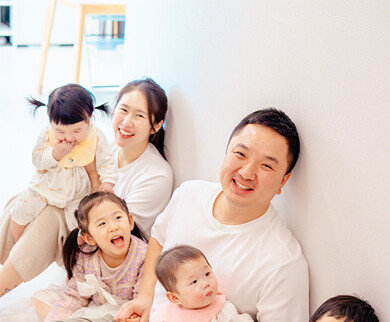 “겹쌍둥이 육아, 체력 외에 힘든 건 없어요”
