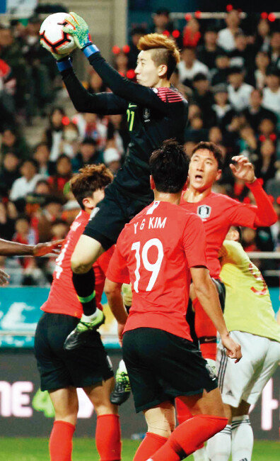 3월 26일 오후 열린 콜롬비아 대표팀과의 평가전에서 골키퍼 조현우가 후반 막판 신들린 선방으로 승리를 지켜냈다. [뉴스1]