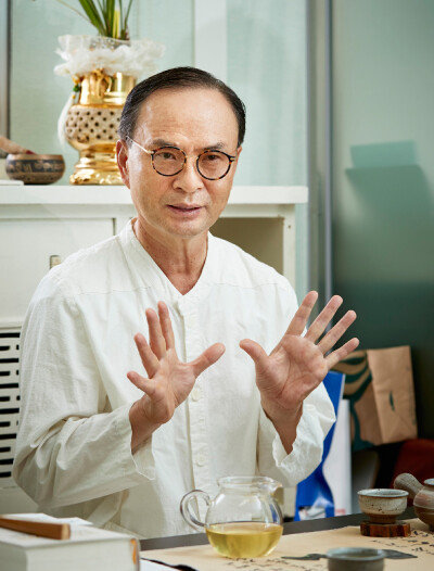 최훈동 소장은 “자신을 끊임없이 평가하는 일을 중지하면 삶을 즐길 수 있다”고 했다. [홍중식 기자]