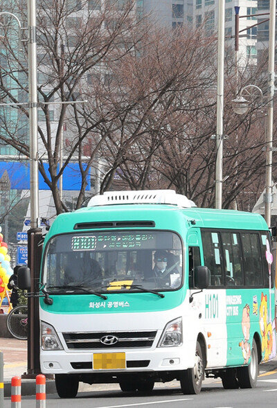 화성시가 도입한 공영 버스. [화성시 제공]