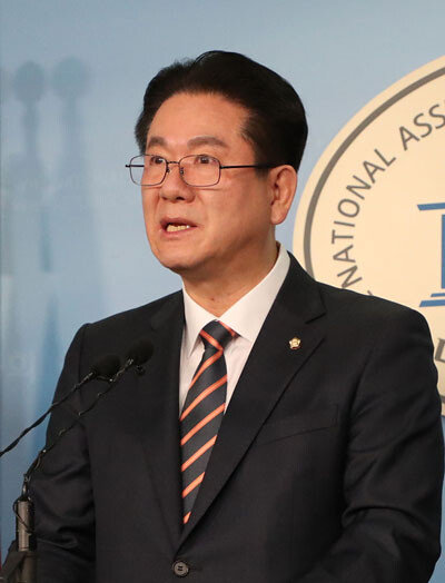 대리 게임 처벌 법안을 발의한 이동섭 의원. [동아DB]