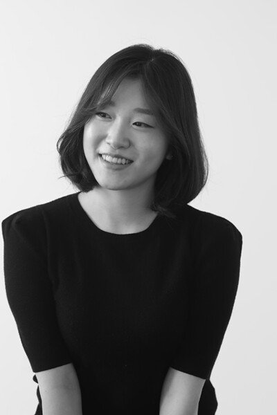데뷔작으로 빅히트를 기록한 이미예 작가. [팩토리나인]