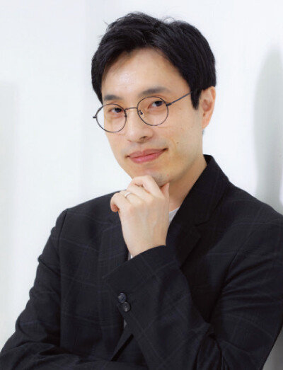 김영대는… 
음악평론가. 연세대 졸업 후 미국 워싱턴대에서 음악학으로 박사학위 취득. 한국과 미국을 오가며 집필 및 강연 활동을 하고 있다. 저서로 ‘BTS : THE REVIEW’ 등이 있으며 유튜브 ‘김영대 LIVE’를 진행 중이다. [박해윤 기자]
