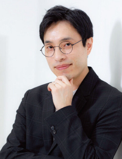 김영대는… 
음악평론가. 연세대 졸업 후 미국 워싱턴대에서 음악학으로 박사학위 취득. 한국과 미국을 오가며 집필 및 강연 활동을 하고 있다. 저서로 ‘BTS : THE REVIEW’ 등이 있으며 유튜브 ‘김영대 LIVE’를 진행 중이다. [박해윤 기자]