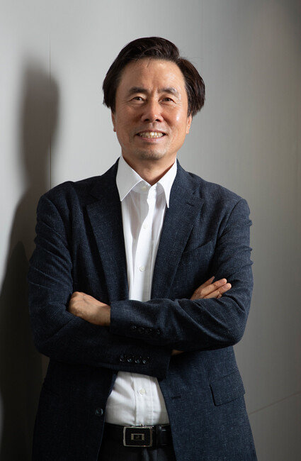7월 개최된 ‘K-기업가 정신 진주 국제포럼’을 기획하고 실행하는 데 중추 구실을 한 김기찬 가톨릭대 경영학과 교수. [조영철 기자]