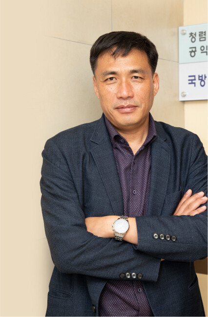 예비역 해군 소령인 김영수 국방권익연구소장은 군부대 급식 문제 해결책으로 민간군사전문업체(PMC) 활성화를 제안했다. [조영철 기자]