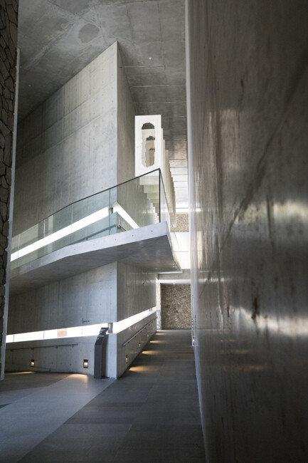 노출콘크리트의 부드러움과 날카로움이 교차하는 본관 내부 공간.[뮤지엄 산 제공]