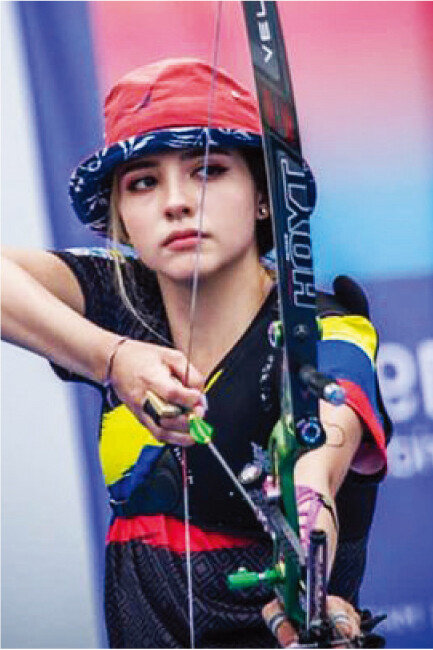 2020 도쿄올림픽에서 화려한 미모로 엄청난 팬을 확보한 콜롬비아 양궁 국가대표 발렌티나 아코스타 히랄도. 벙거지 모자를 살짝 접어 올린 센스에 박수를!. [인스타그램]