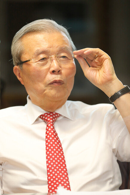 김종인 전 국민의힘 비상대책위원장은 이재명 경기지사를 두고 “역사적 사실에 대한 인식 자체가 부족하다”고 비판했다. [김형우 기자]