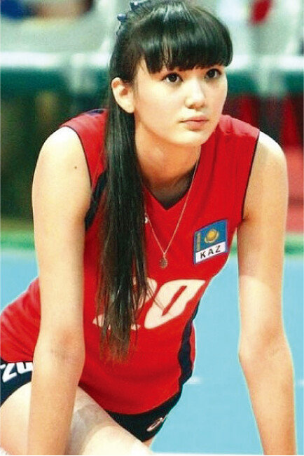 만화를 찢고 나온 듯한 외모로 2016 리우데자네이루올림픽 ‘만찢녀’에 오른 카자흐스탄 
배구 국가대표 사비나 알틴베코바. 뱅스타일이 수수한 느낌을 더한다. [인스타그램]