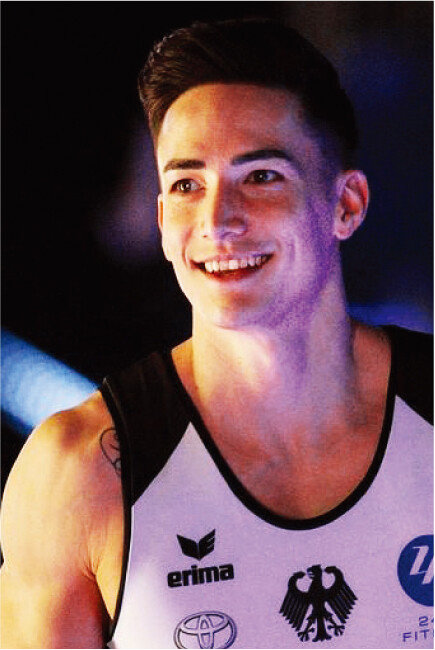 웃고만 있어도 마치 영화 속 한 장면을 보는 것 같아 그저 흐뭇해지는 독일 마르셀 응우옌. 2012 런던올림픽 기계체조 남자 개인종합 은메달리스트로, 올백 헤어가 그의 시그니처 스타일. [인스타그램]