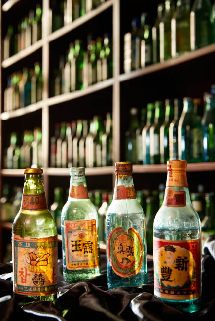 지금은 볼 수 없는 1960년대 소주들. 왼쪽부터 금복주, 옥로, 진로, 신풍.