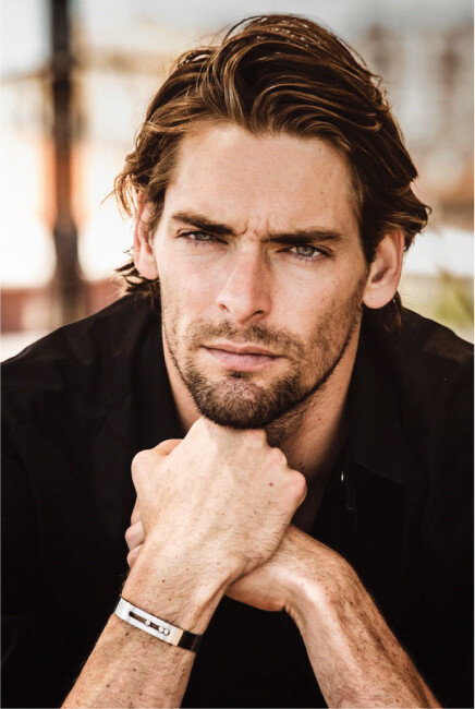 2016 리우데자네이루올림픽 최고 ‘훈남’은 조각 같은 몸매와 에메랄드 빛 눈동자를 소유한 카미유 라쿠르. 프랑스 수영 대표 선수인 그는 2m 큰 키로 모델로도 활동하고 있다. 안타깝게도 미스 프랑스와 결혼한 품절남. [페이스북]