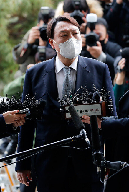 3월 4일 오후 2시 윤석열 검찰총장이 서울 서초구 대검찰청에서 총장직 사퇴 의사를 밝히고 있다. [뉴시스] 