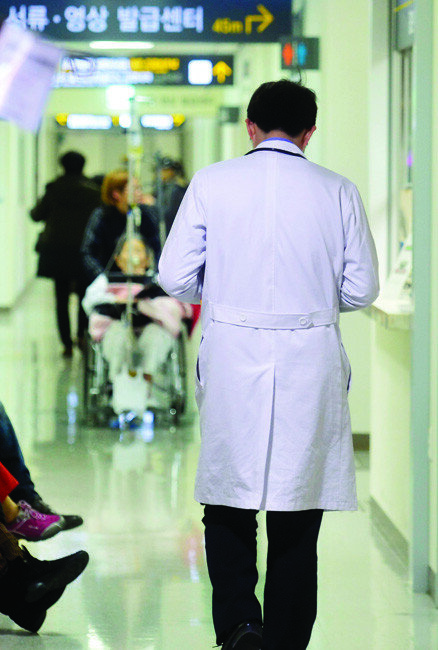 지원금과 수가 떄문에 작더라도 응급실이 있는 병원은 응급의학과 전문의를 채용하는 추세다. 사진은 기사 내용과 관계없음.[뉴시스]