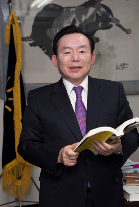 이인제 전 의원은 “혁신과 열정은 나의 DNA”라고 했다. [조영철 기자]
