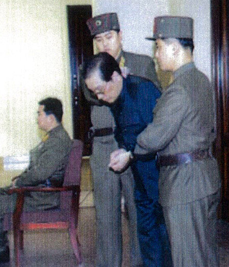2013년 12월 국가전복음모죄로 처형된 장성택의 재판 모습. [노동신문 캡처]