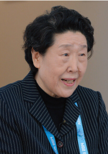 2014 소치동계패럴림픽에서 기자들과 대화하고 있는 황연대 전 한국장애인복지진흥회 부회장. [뉴스1]