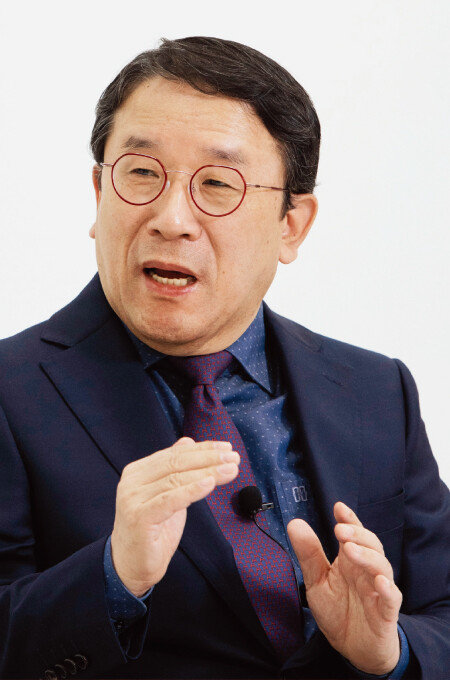 남석관 베스트인컴 대표는 “한 번 지나간 정보도 다시 살펴보라”고 조언한다. [박해윤 기자]