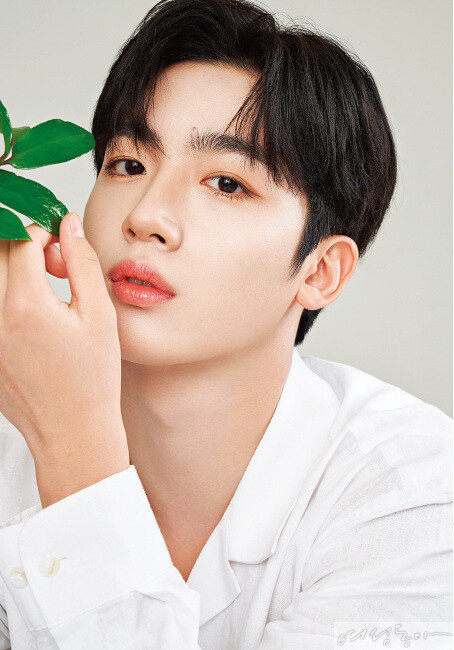 김요한의 피부 비결 무라벨 비건 토너 - 뉴스 썸네일 이미지