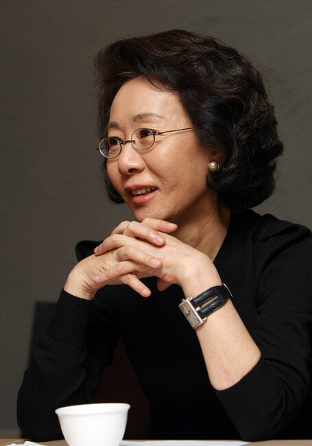 2009년 인터뷰 중인 윤여정. [동아DB]