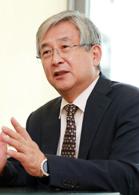 권오곤 전 ICTY 재판관은 “현실적으로 ICC가 푸틴 대통령을 기소하기는 어려우나 명백한 증거를 확보한다면 가능성이 없지 않다”고 말했다. [동아DB ]