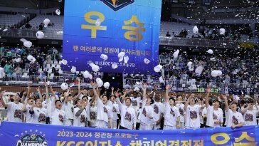 ‘허재아들 결승 맞대결’서 쌍둥이형 이겼다… KCC  13년만에 우승