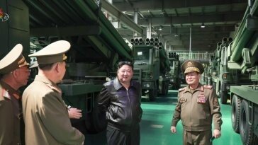 김정은 또 국방공업기업소 방문…“핵무력 급속 강화” 지시