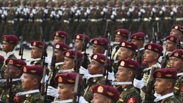 “여성도 군복무, 싫으면 뇌물줘야” 강제징집 나선 미얀마
