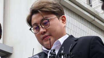 검찰, ‘음주 뺑소니’ 트로트 가수 김호중 구속 기소