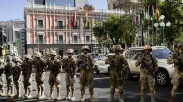 볼리비아軍, 장갑차 앞세워 대통령궁 진입…“쿠데타 진행중”