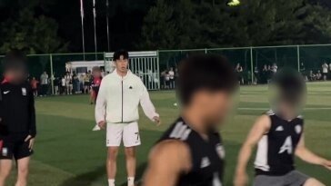 “손흥민과 같이 공 찼다”…서울 조기축구장에 나타난 ‘캡틴’