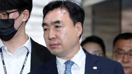‘민주 돈봉투 의혹’ 윤관석 전 의원, 2심도 징역 2년