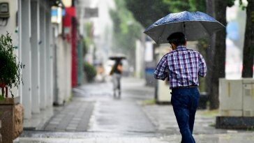 [날씨]전국 대부분 ‘소나기’…중부지방 오전까지 강한 비