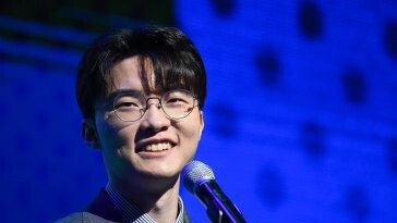 ‘e스포츠 전설’ 페이커 “실패 모여 지금의 내가…두려워 말고 도전하길”