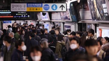 서울 ‘연말 출퇴근 대란’ 현실 되나…지하철 3개 노조 모두 파업 행보