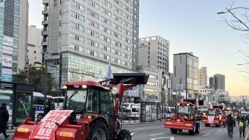 남태령 ‘경찰차벽’ 28시간 만에 철수…“트랙터 관저까지 행진”